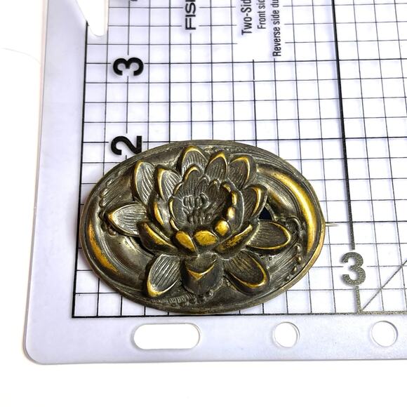Vintage Brooch Repousse' Lotus Flower Vtg Costume Jewelry Pin A17 - Picture 6 of 6
